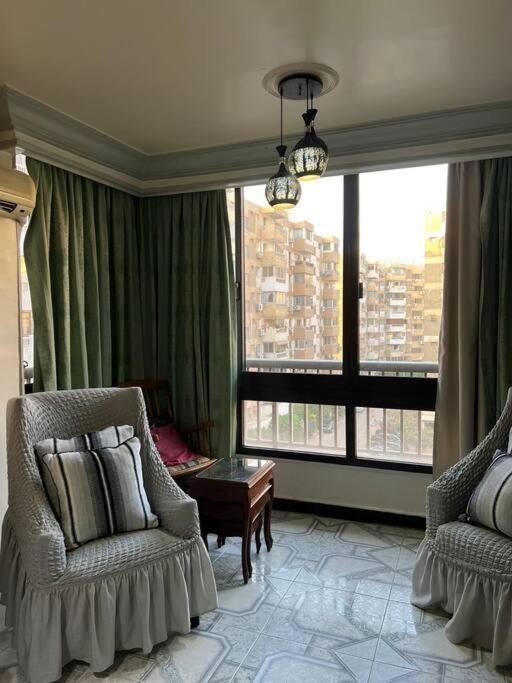 Apartment 2 Bedrooms Spacious Flat 7 Mins To Airport *