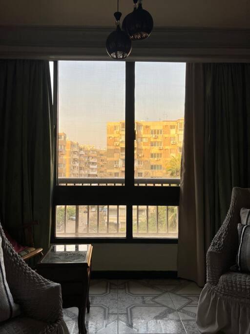 Appartamento 2 Bedrooms Spacious Flat 7 Mins To Airport Il Cairo